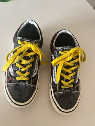 VANS Style 36 - Edición Stranger Things
