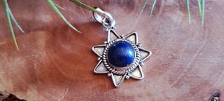 Colgante diseño estrella de plata 925 y lapislázul
