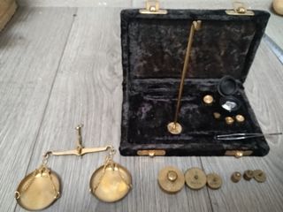 Balanza de precisión antigua