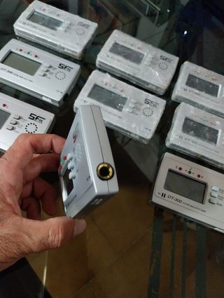9 Afinadores Guitarra DT-300 SFX 
