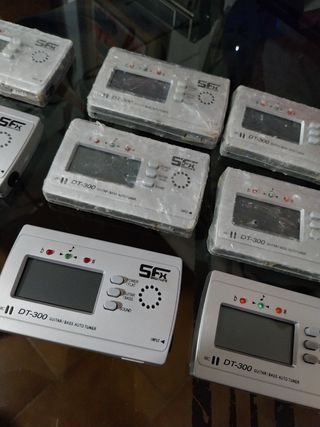9 Afinadores Guitarra DT-300 SFX 
