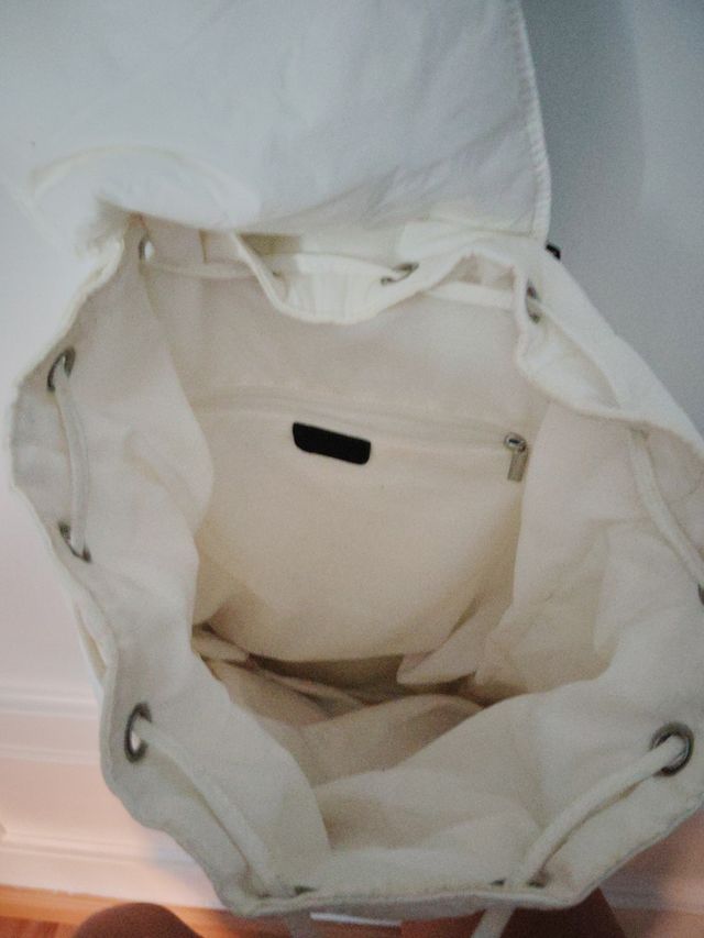 Mochila blanca acolchada