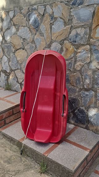 Trineo infantil rojo