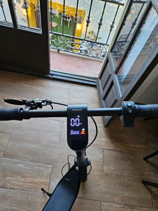 Patinete eléctrico nuevo.