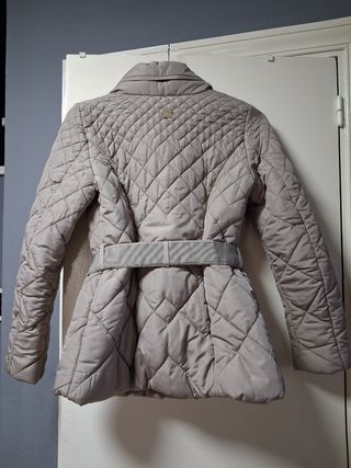Chaquetón acolchado beige mujer