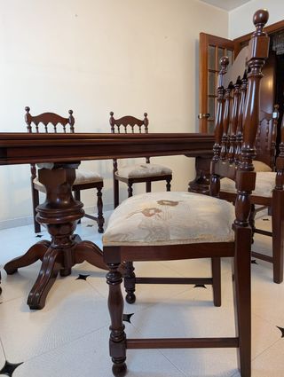 Práctica mesa de madera maciza  

