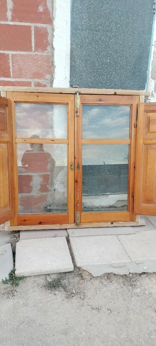Ventana madera 119x117mm
