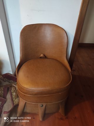 Butaca vintage marrón piel sintética