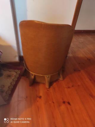 Butaca vintage marrón piel sintética