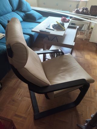Silla mecedora beige - piel sintética