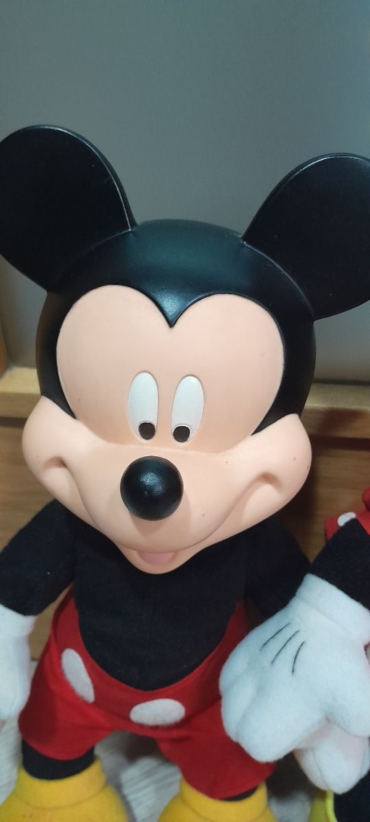 Peluches Mickey y Minnie Mouse