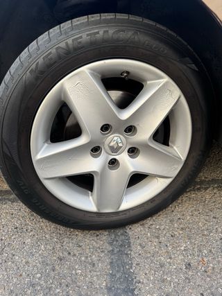 llantas con tapacubos Renaul Megane 3