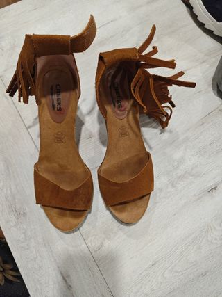 Sandalias tacón alto camel