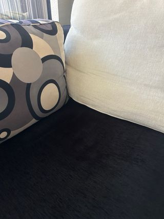 Sofá chaise longue beige y negro