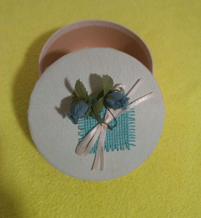 Joyero flores azul y blanco