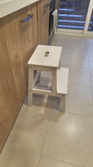 Escalera madera 2 peldaños blanca