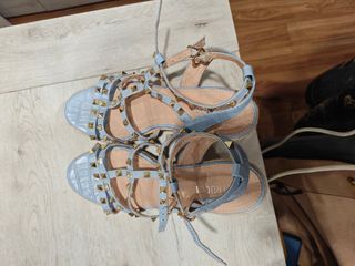 Sandalias tacón azul claro