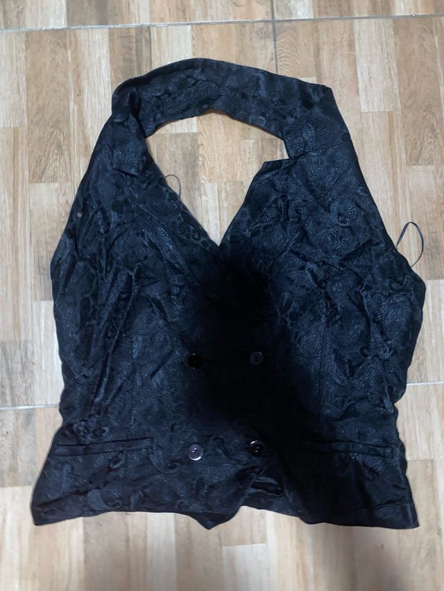 Conjunto falda y chaleco negro