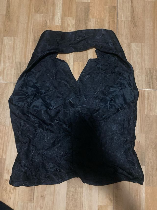 Conjunto falda y chaleco negro