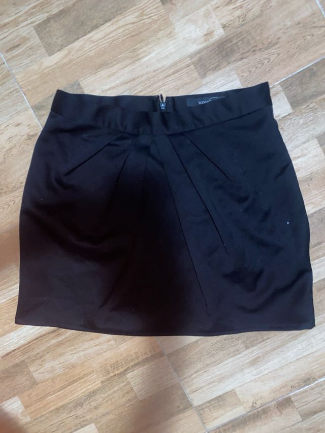 Conjunto falda y chaleco negro