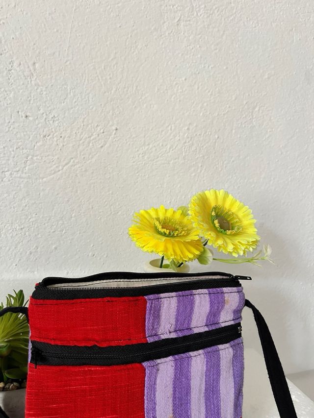 Bandolera roja y morada