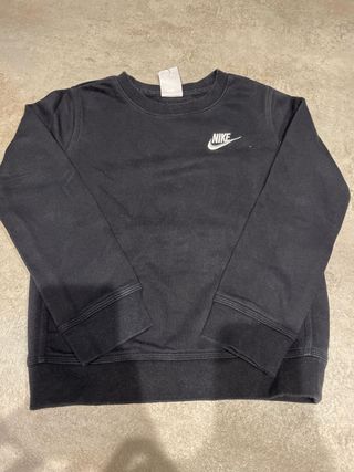 4 Sudadera 1 pantalon Nike niño 122-128