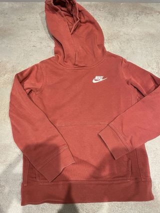 4 Sudadera 1 pantalon Nike niño 122-128