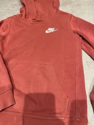 4 Sudadera 1 pantalon Nike niño 122-128