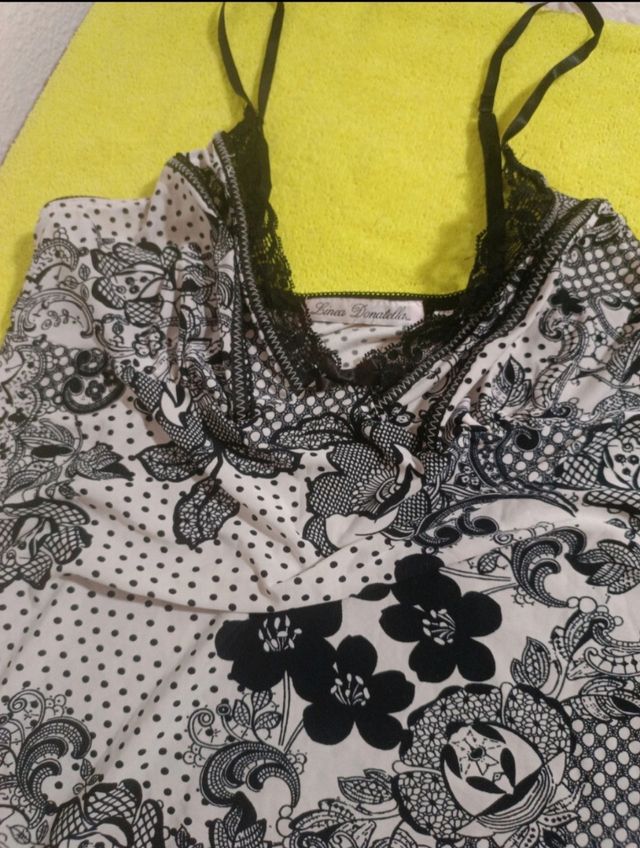 Vestido corto flores blanco y negro