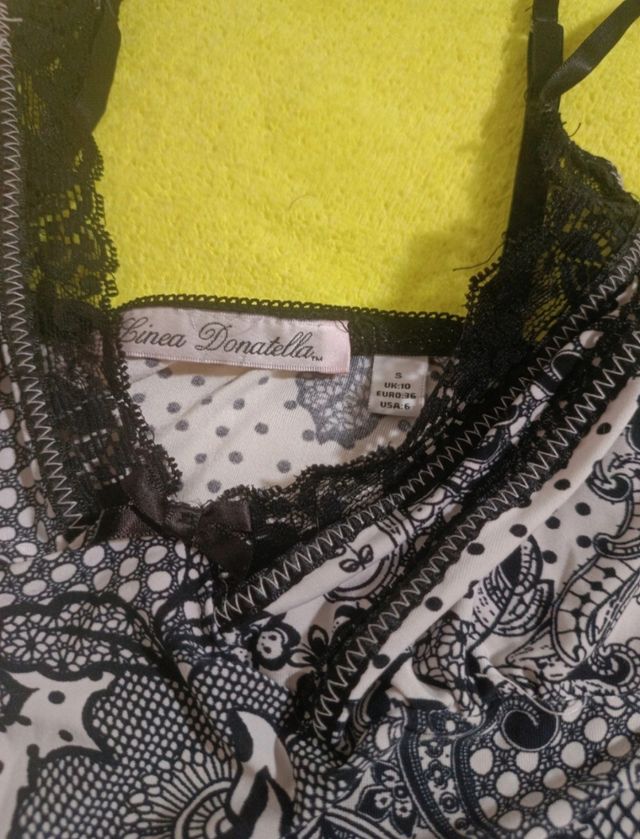 Vestido corto flores blanco y negro