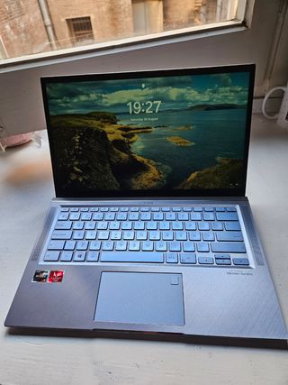 Como nuevo - Portátil ASUS Zenbook - AMD Ryzen 7