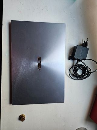 Como nuevo - Portátil ASUS Zenbook - AMD Ryzen 7