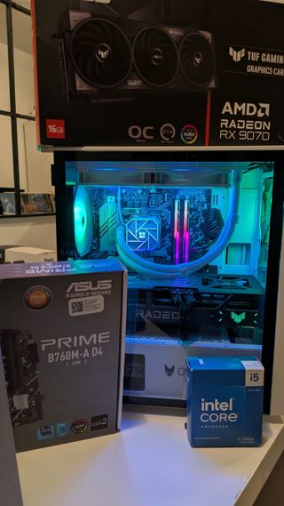 PC Gamer Micro ATX: RX9070, i5-14600KF, 32GB.