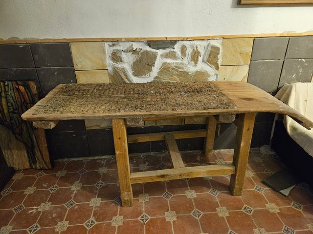 Mesa trillo antigua de madera