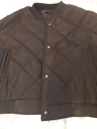 Chaqueta bomber negra + vestido
