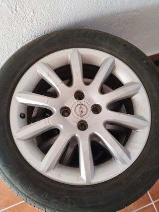 Llantas y neumáticos usados
