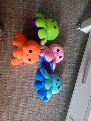 4 Peluches pulpo: Colores alegres