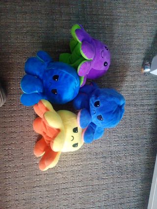 4 Peluches pulpo: Colores alegres