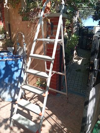 Escalera aluminio 6 peldaños