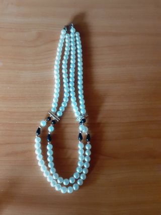 Collana perle bianche e nere