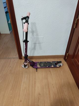 Patinete Oxelo Mid 5 morado con Protecciones
