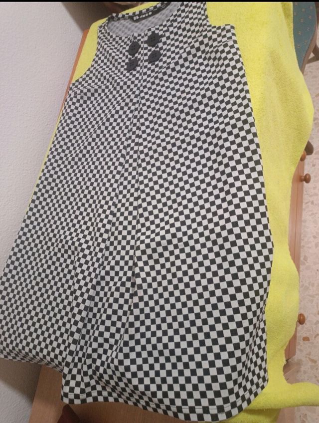 Vestido blanco y negro cuadros