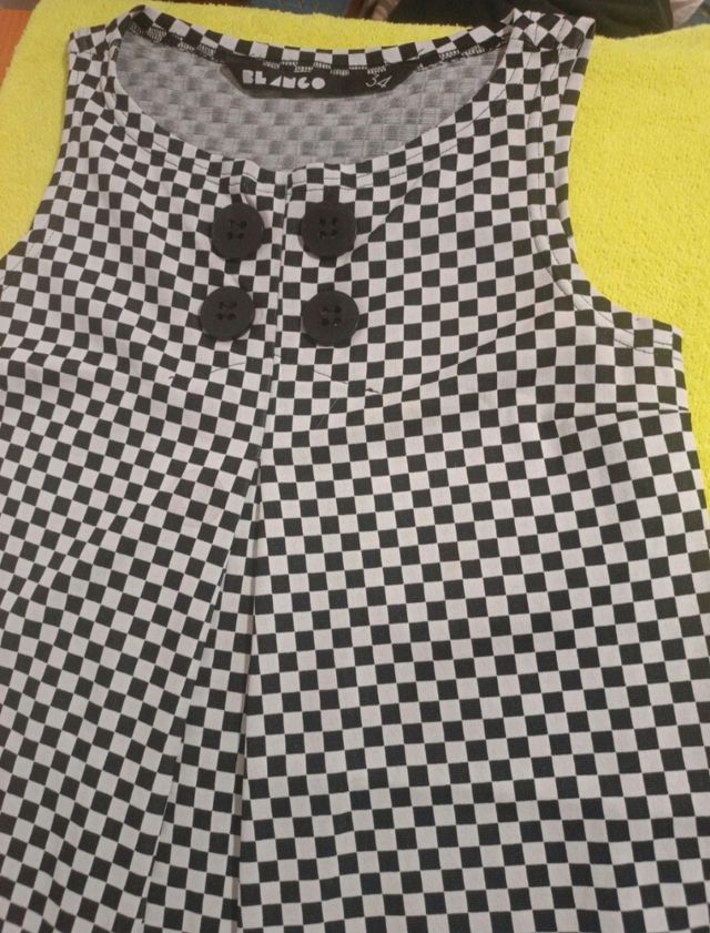 Vestido blanco y negro cuadros