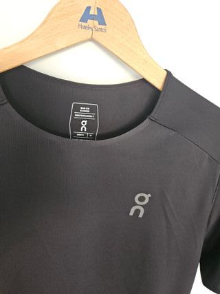 Camiseta On Running negra