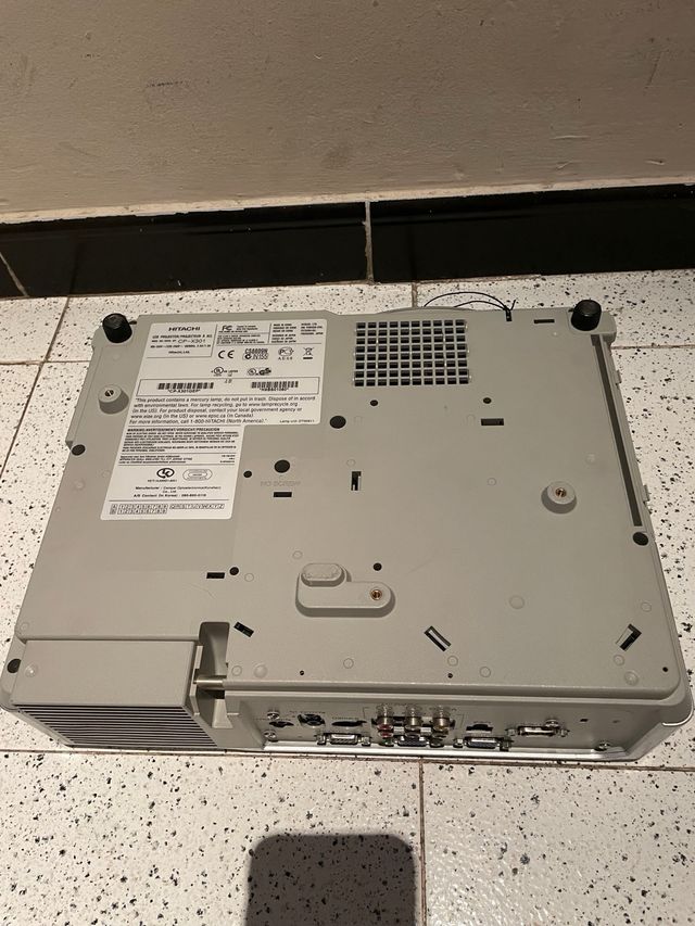 Proyector Hitachi CP-X301 - LCD