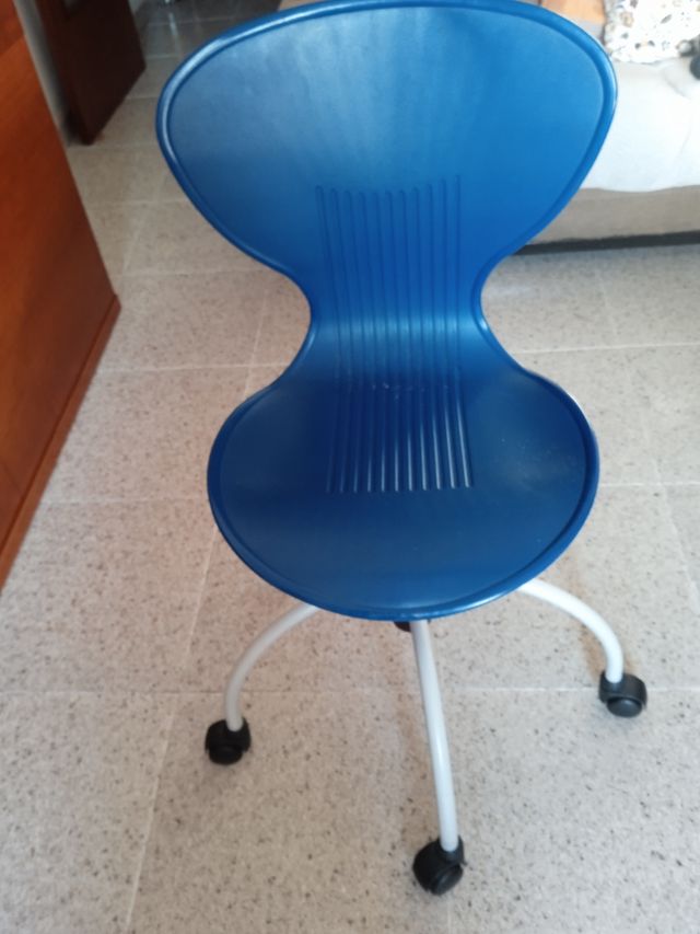 Silla escritorio infantil azul