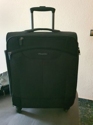 Equipaje: 2 maletas + mochila