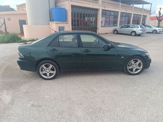 Lexus IS 200