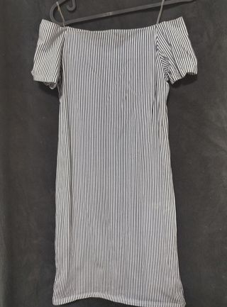 Vestido blanco y azul a rayas