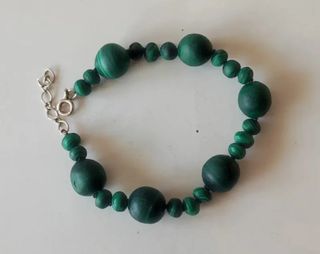 Pulseras y pendientes malaquita